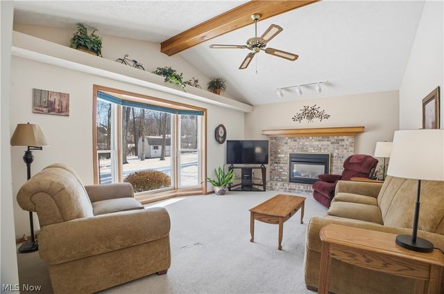 379 Wyndclift Place, Austintown, OH 44515