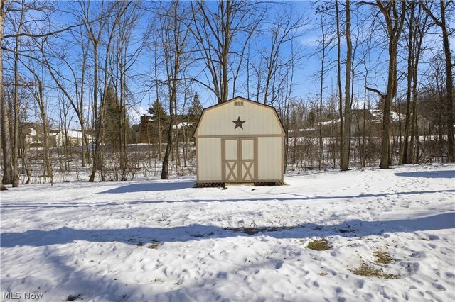 379 Wyndclift Place, Austintown, OH 44515