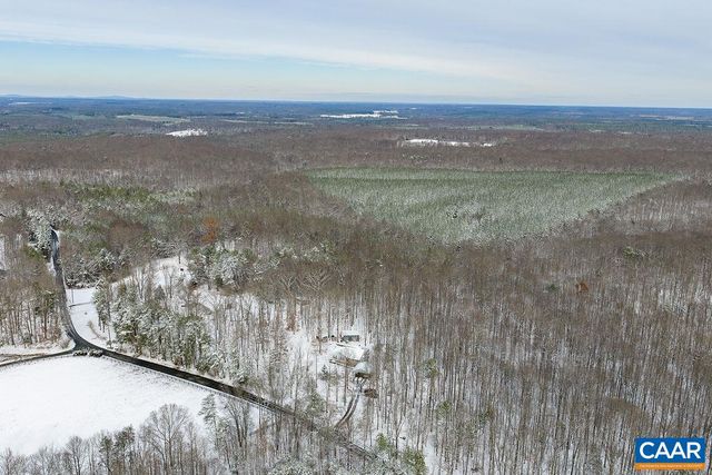 382 PATRICK HENRY PL, Louisa, VA 23093