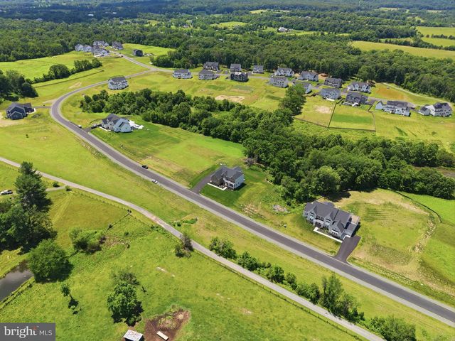 40452 WINDYHILL FARMS DR, Aldie, VA 20105