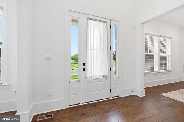 40452 WINDYHILL FARMS DR, Aldie, VA 20105