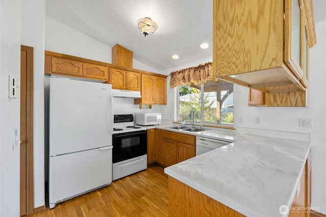 215 James Street S, Roy, WA 98580