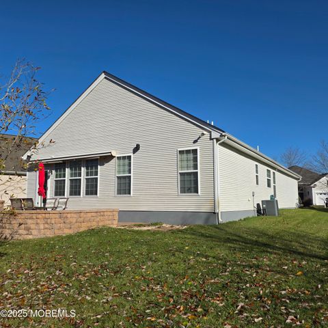 14 Cromwell Lane, Jackson, NJ 08527