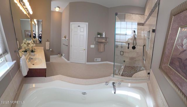 14 Cromwell Lane, Jackson, NJ 08527