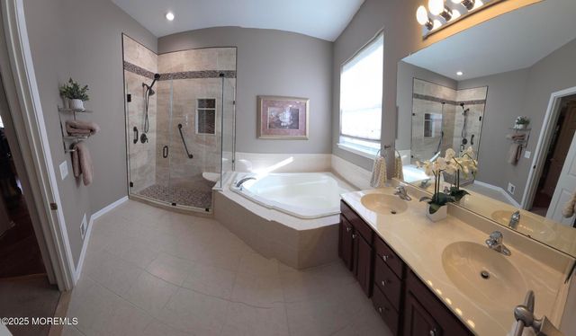 14 Cromwell Lane, Jackson, NJ 08527