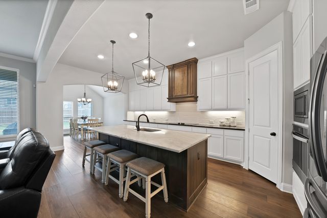 1905 Silver Falls Drive, Burleson, TX 76028