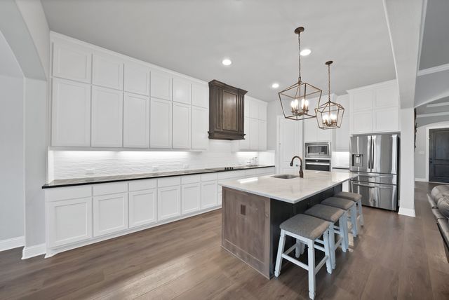 1905 Silver Falls Drive, Burleson, TX 76028