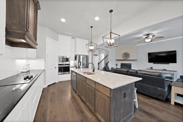 1905 Silver Falls Drive, Burleson, TX 76028