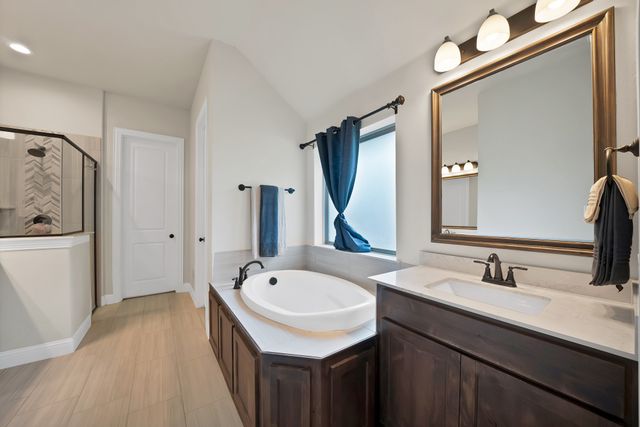 1905 Silver Falls Drive, Burleson, TX 76028