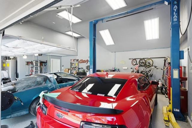 1905 Silver Falls Drive, Burleson, TX 76028