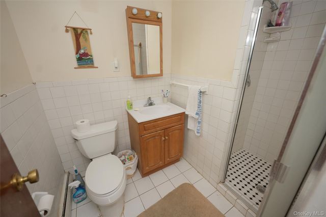96 Cedar Drive W, Plainview, NY 11803