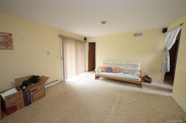 96 Cedar Drive W, Plainview, NY 11803