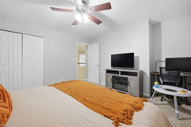 910 Hanson DR, Newport News, VA 23602