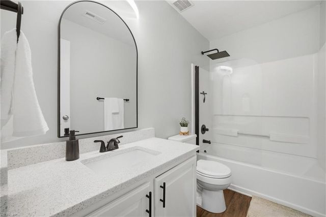 910 Hanson DR, Newport News, VA 23602