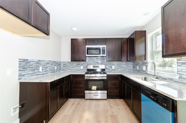 1008 S Throckmorton Street, Sherman, TX 75090