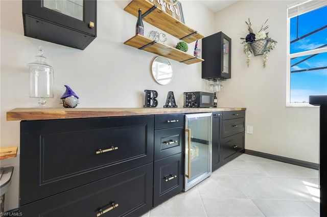 18821 Shimmer Dawn CT, North Fort Myers, FL 33917