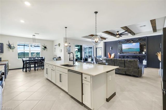 18821 Shimmer Dawn CT, North Fort Myers, FL 33917