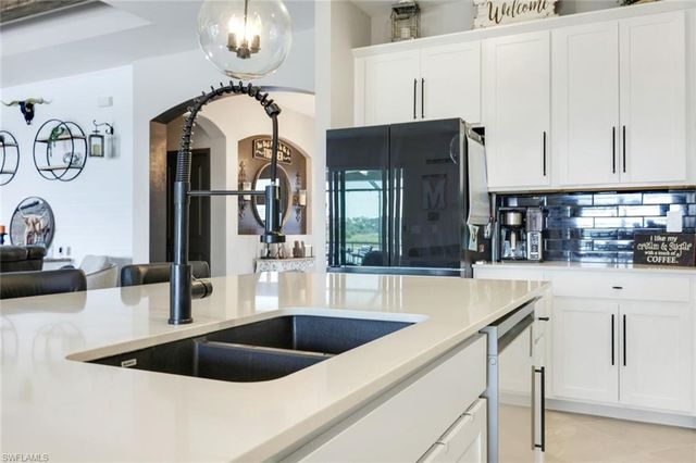 18821 Shimmer Dawn CT, North Fort Myers, FL 33917