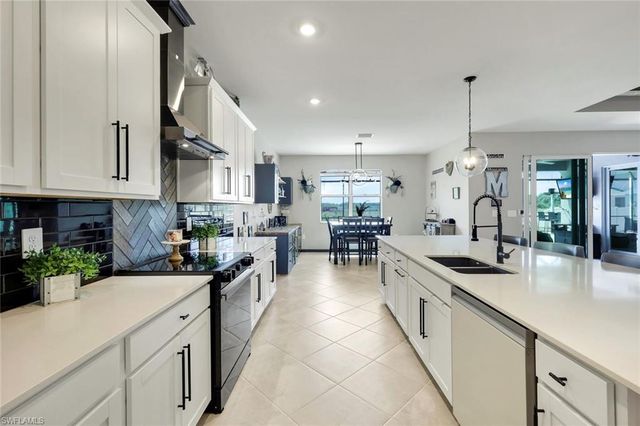 18821 Shimmer Dawn CT, North Fort Myers, FL 33917