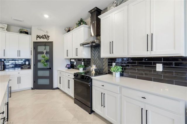 18821 Shimmer Dawn CT, North Fort Myers, FL 33917