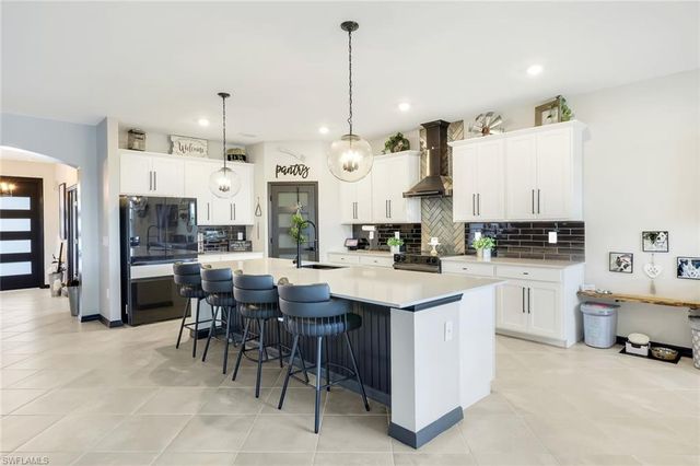 18821 Shimmer Dawn CT, North Fort Myers, FL 33917