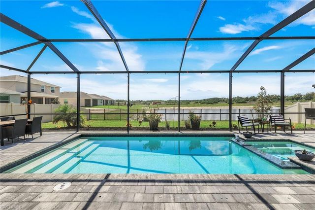 18821 Shimmer Dawn CT, North Fort Myers, FL 33917