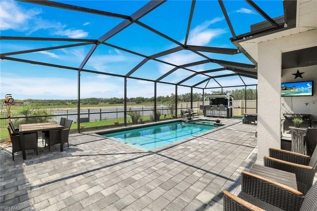 18821 Shimmer Dawn CT, North Fort Myers, FL 33917