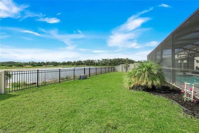 18821 Shimmer Dawn CT, North Fort Myers, FL 33917