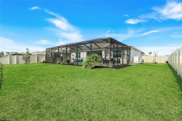 18821 Shimmer Dawn CT, North Fort Myers, FL 33917