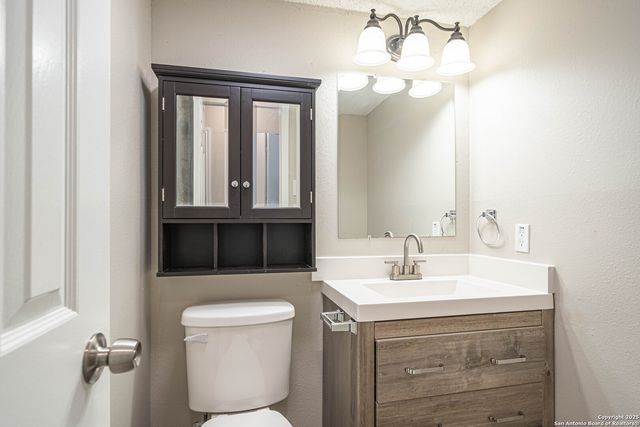 9323 Valley Hedge, San Antonio, TX 78250