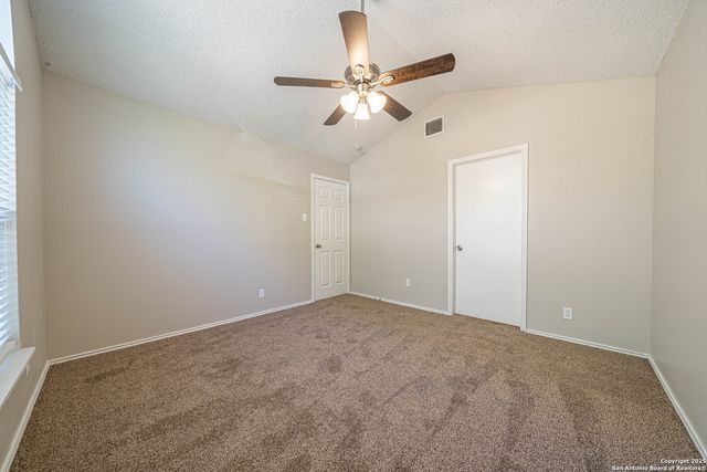 9323 Valley Hedge, San Antonio, TX 78250