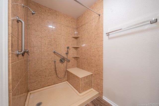 9323 Valley Hedge, San Antonio, TX 78250