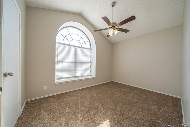 9323 Valley Hedge, San Antonio, TX 78250