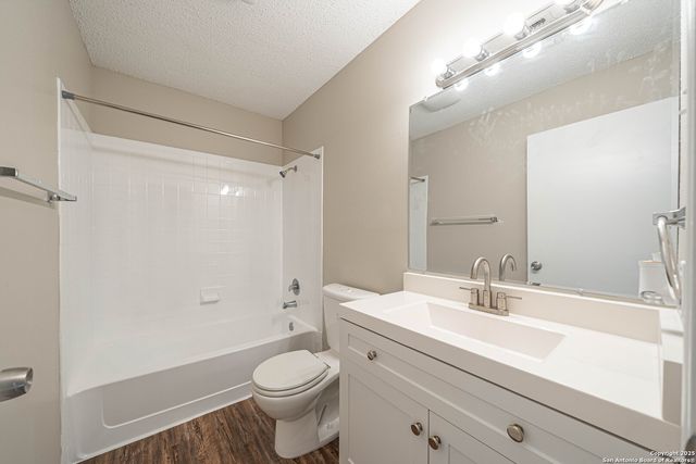 9323 Valley Hedge, San Antonio, TX 78250