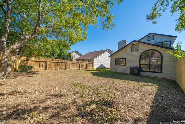 9323 Valley Hedge, San Antonio, TX 78250