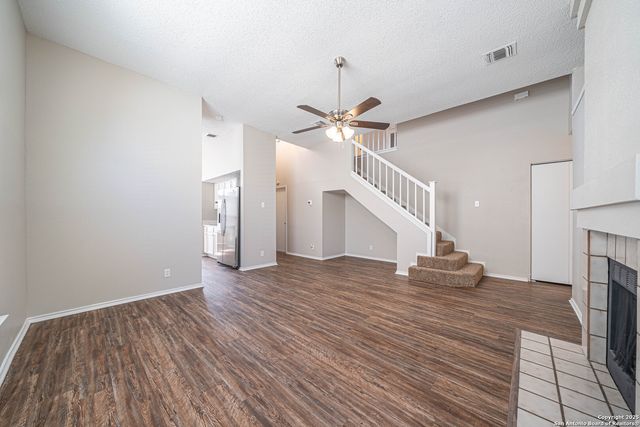 9323 Valley Hedge, San Antonio, TX 78250