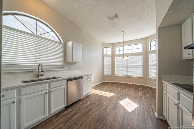 9323 Valley Hedge, San Antonio, TX 78250