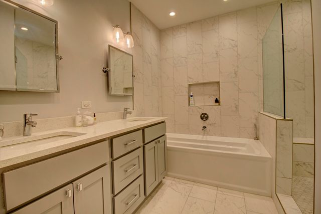2438 N Western Avenue 1, Chicago, IL 60647