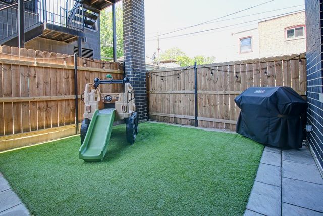 2438 N Western Avenue 1, Chicago, IL 60647