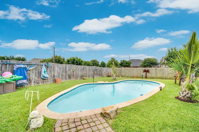 308 Buffalo Creek Drive, Waxahachie, TX 75165