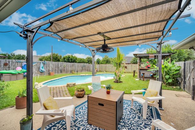 308 Buffalo Creek Drive, Waxahachie, TX 75165