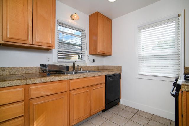 2851 Herbert Way, Sacramento, CA 95821