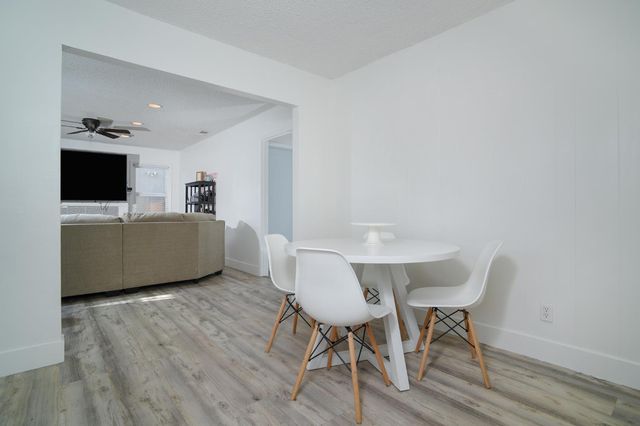 2851 Herbert Way, Sacramento, CA 95821