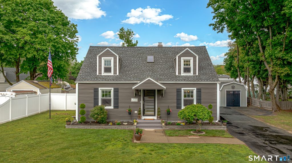 4 Nicholas Drive, East Haven, CT 06512