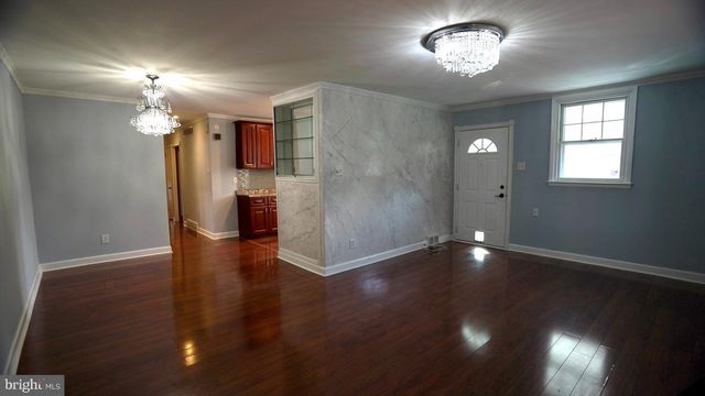 1600 FOX CHASE RD, Philadelphia, PA 19152