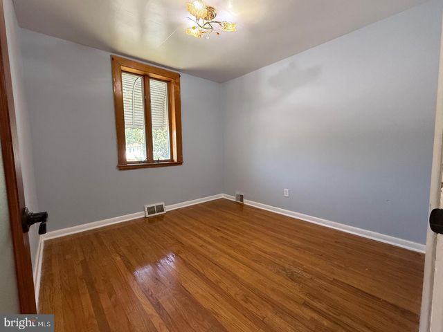 1600 FOX CHASE RD, Philadelphia, PA 19152
