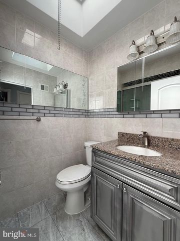 1600 FOX CHASE RD, Philadelphia, PA 19152