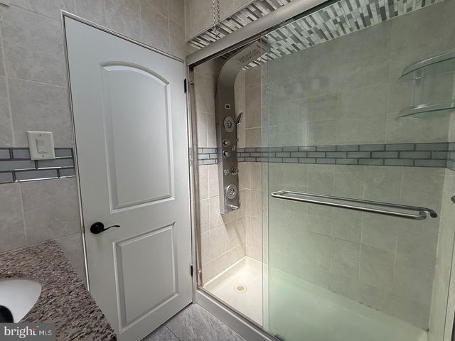 1600 FOX CHASE RD, Philadelphia, PA 19152