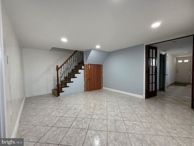 1600 FOX CHASE RD, Philadelphia, PA 19152