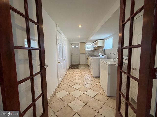 1600 FOX CHASE RD, Philadelphia, PA 19152